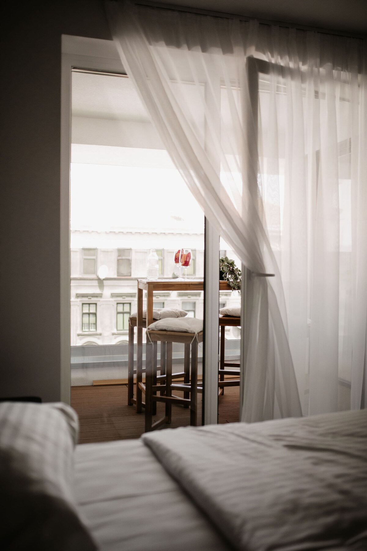 Luxurious Apartment with Balkon / Top 23
