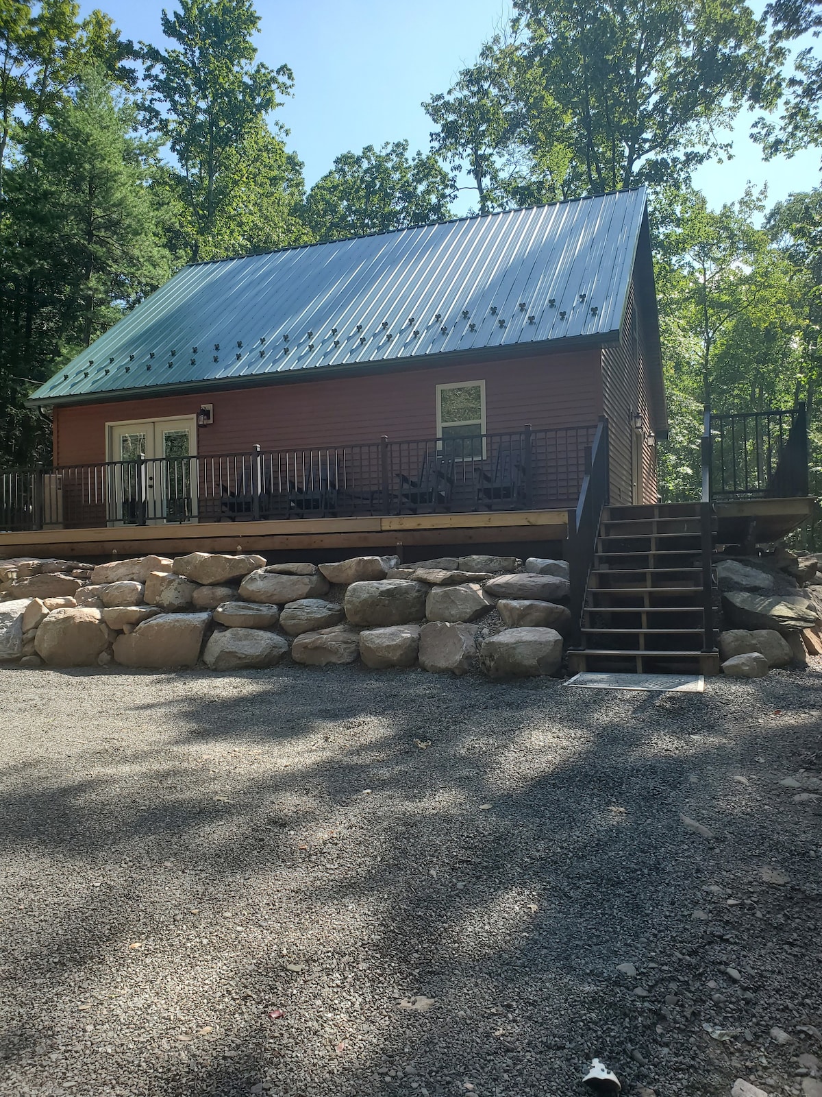 On the Rocks quiet retreat