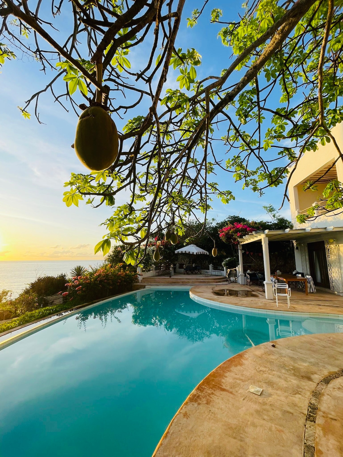 Ocean Front Coastal Villa with Tennis Court