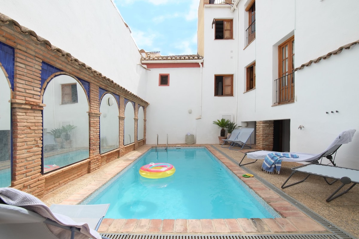 Near Granada: Private Pool, Air Con, 360 View!