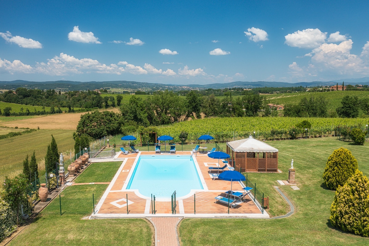 Villa Splendida, private villa, WIFI, pool and A/C