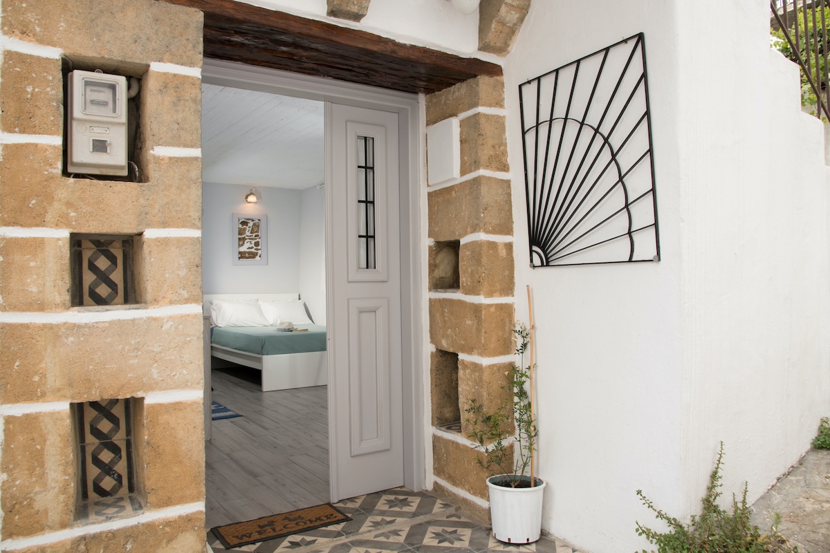 Studio Cozy - In the Heart of Skyros Village