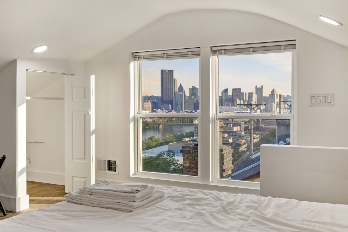 kING & 2 QUEEN Bed+River&Skyline view/FREE Parking
