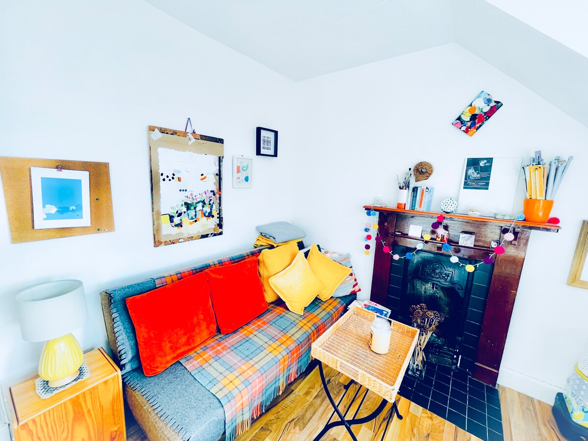 Quirky & Cosy Seaside Apartment in Troon 2 Bedroom