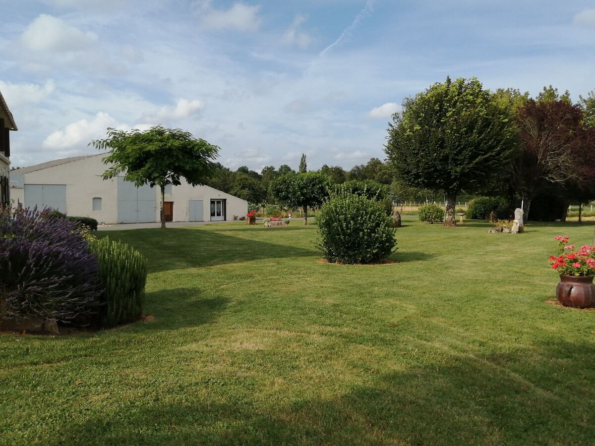 Gîte à la campagne proche Jonzac