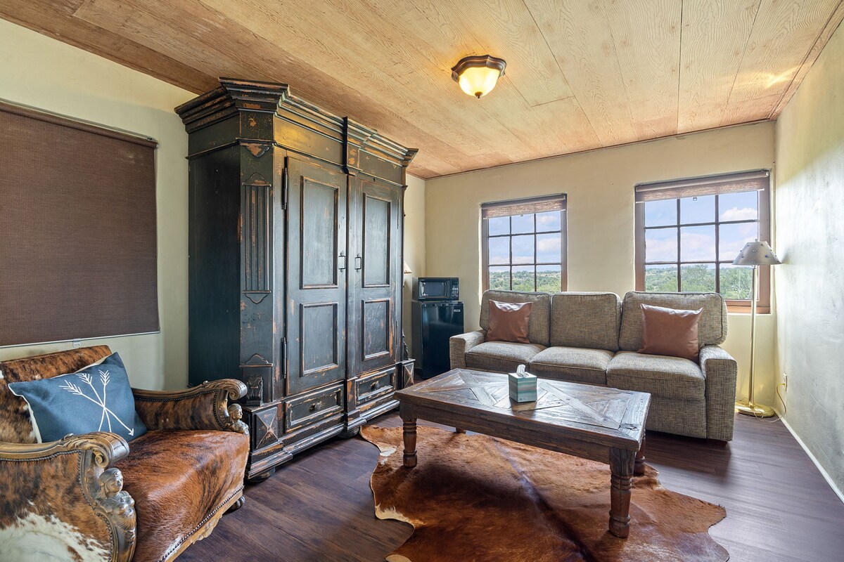 Enchanted Rock Airbnb- Suite 5