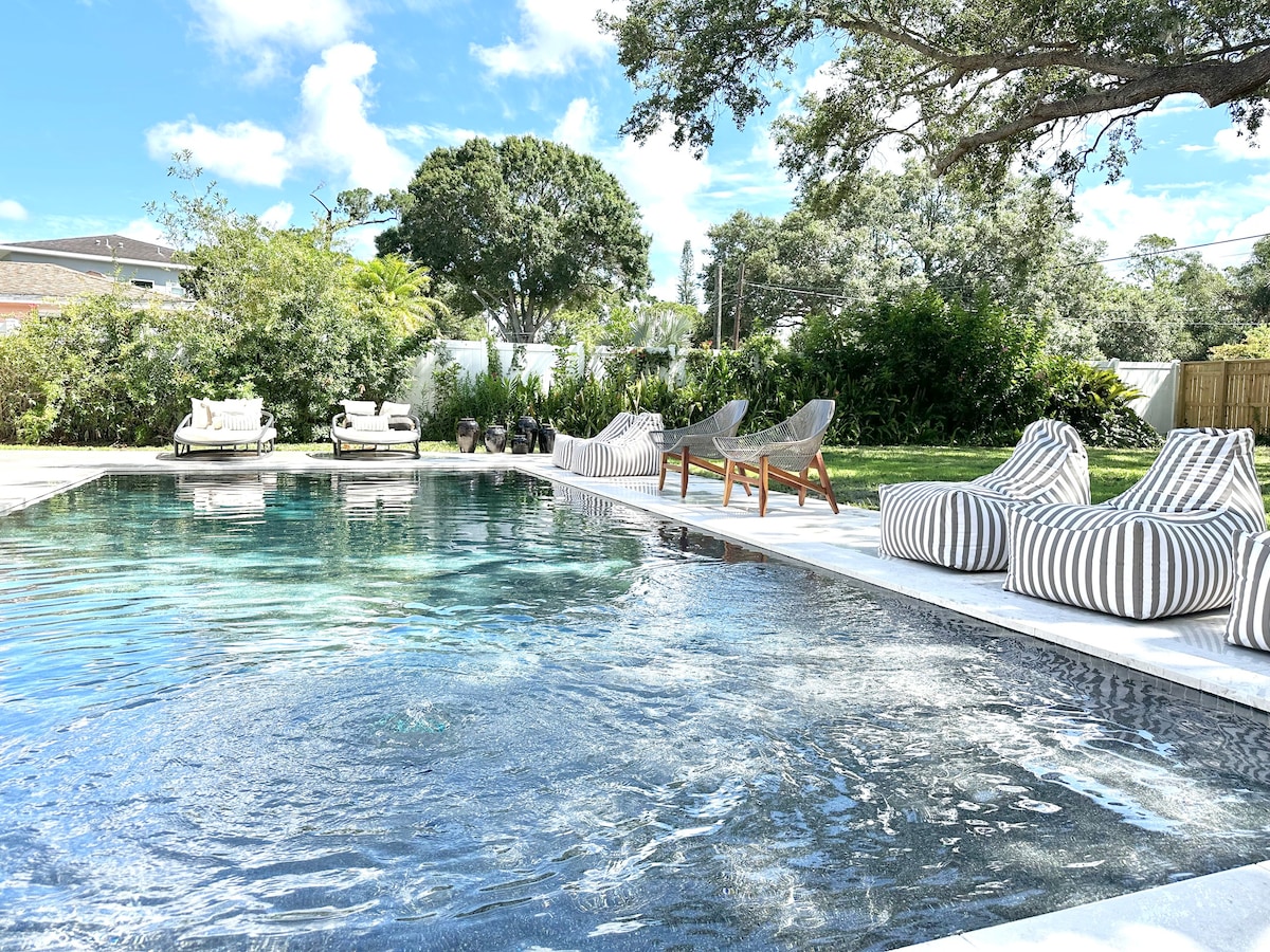 Nomadic Abode - heated salt water pool!