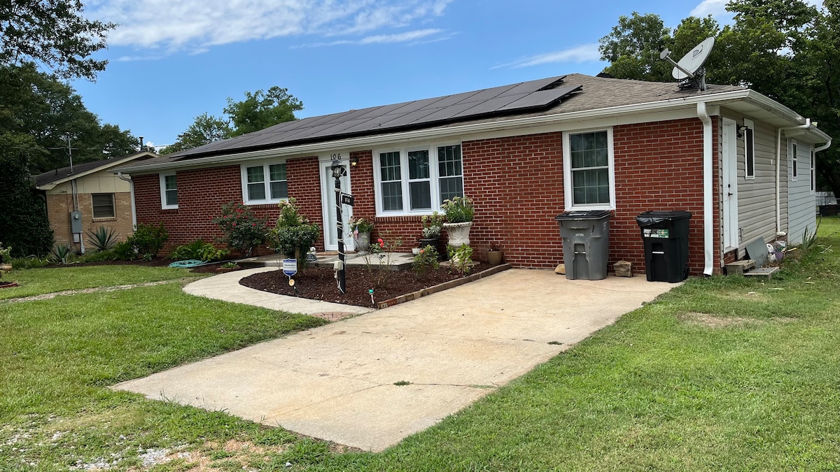 Comfy and affordable home in Greenville, SC