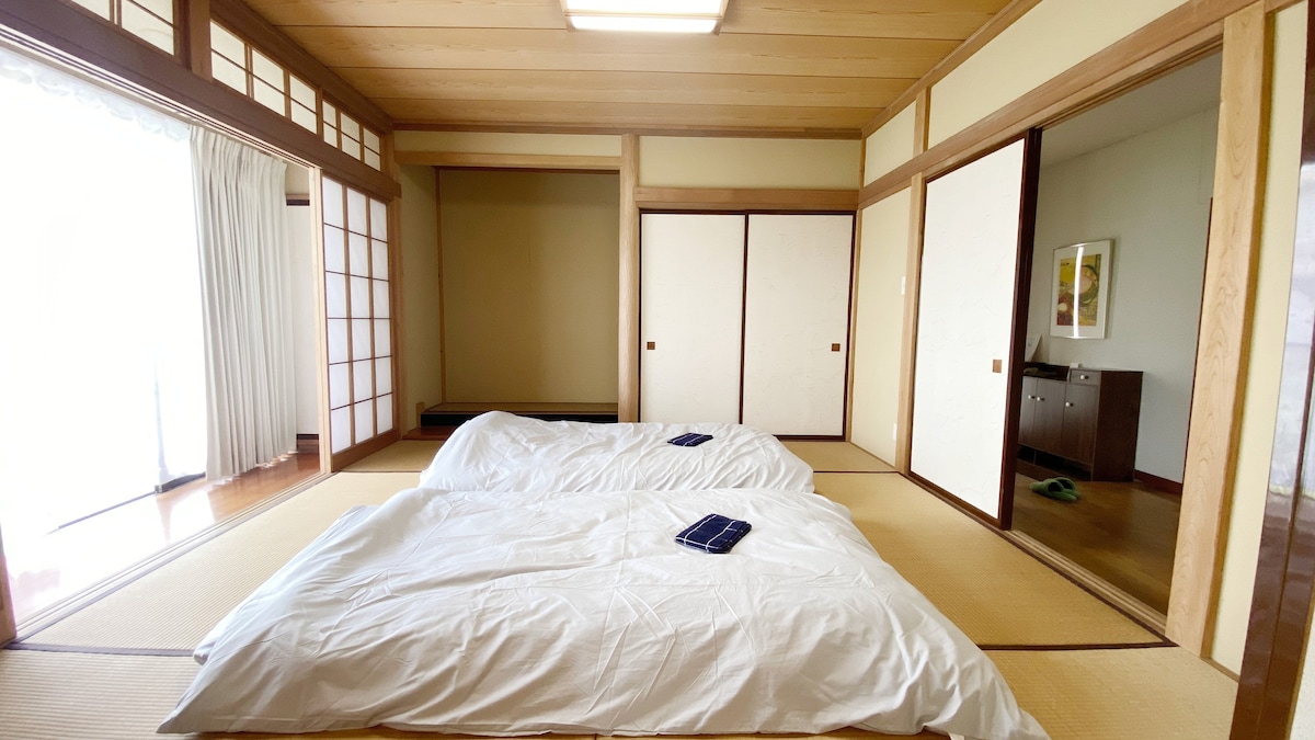 200平四室一廳整體出租，所有房間都可觀賞到富士山！桑拿房/BBQ/免费wifi