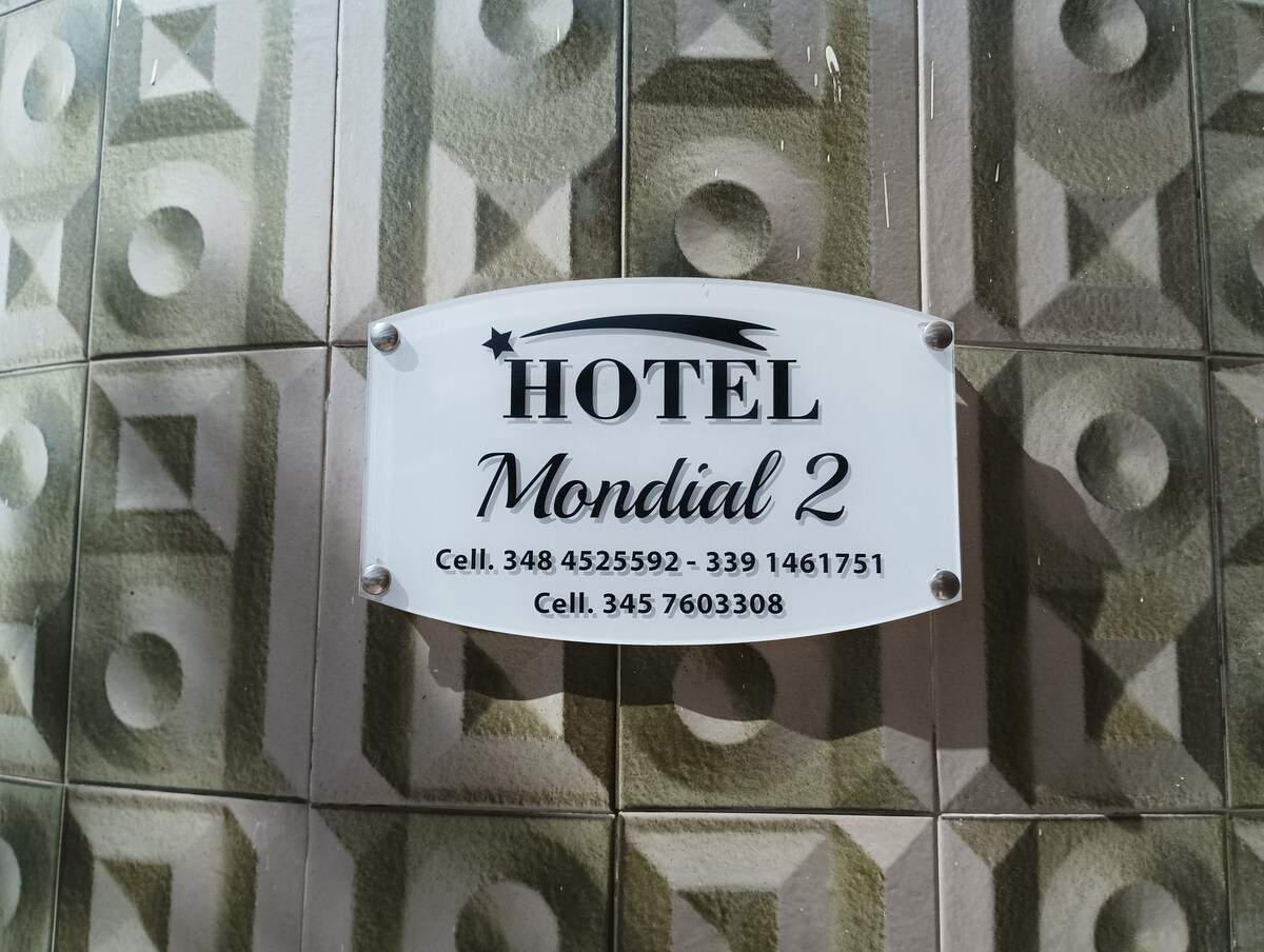 hotel Mondial 2