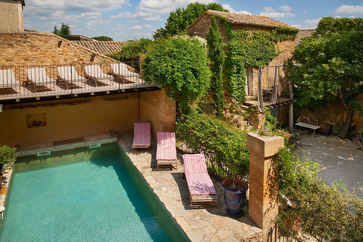 Charming TinyHouse + pool access