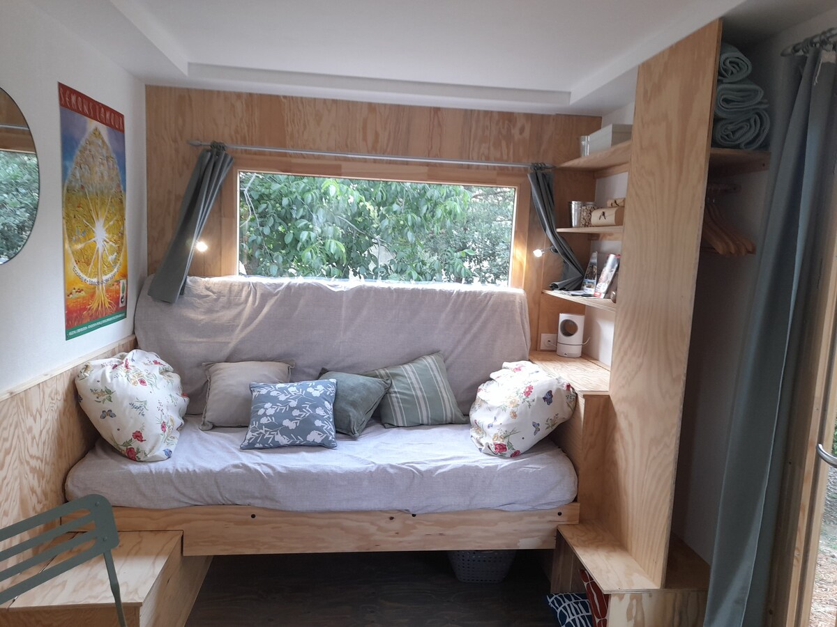Petite maison écologique, confortable et calme.