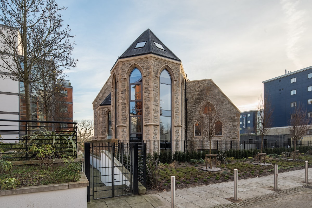 3bed 3bath converted church near Kew Gardens