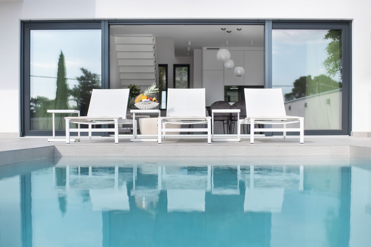 Fantastic holiday villa with  swimming pool