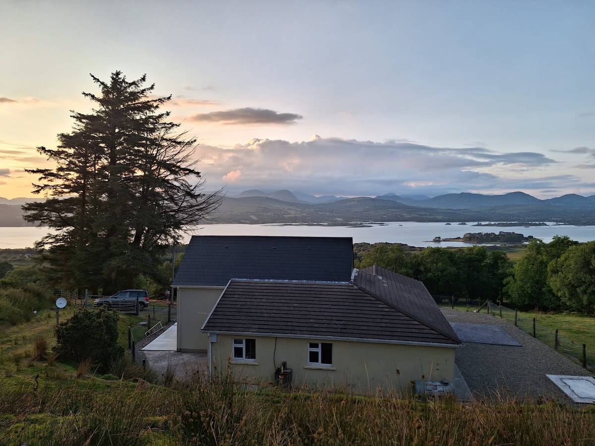 Cuan, Large private house overlooking Kenmare Bay