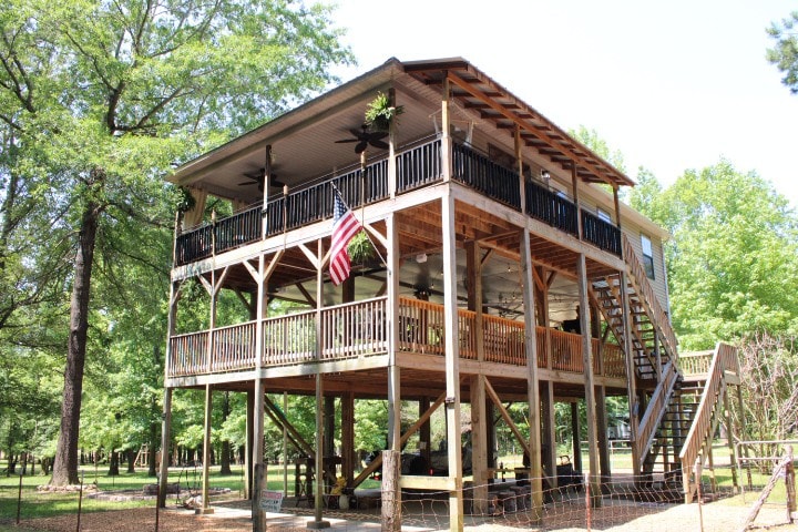 Doe Creek Lodge