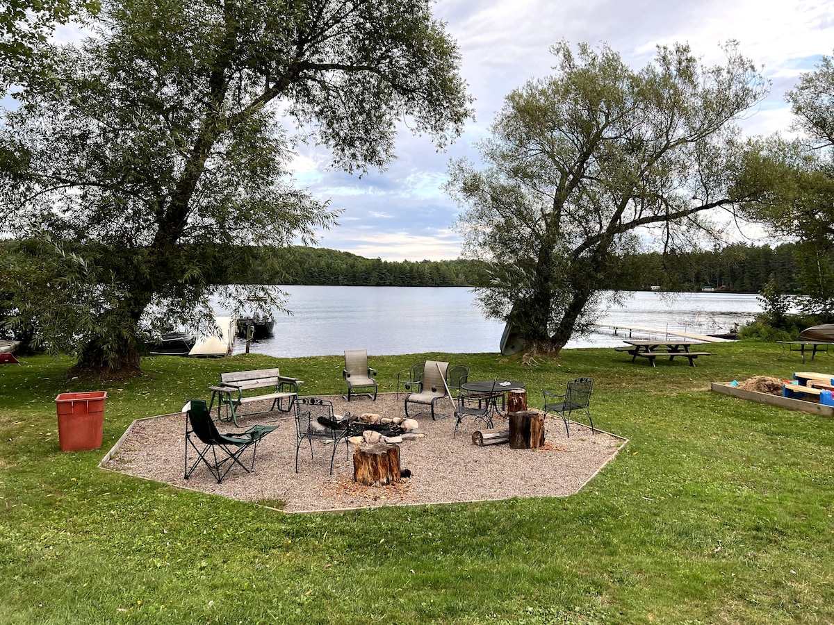 Cozy Cabin on Range Line Lake