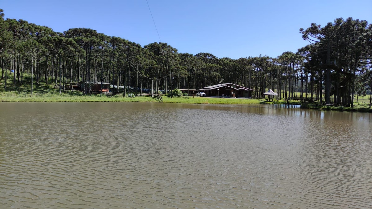 Casa no Paraíso das Araucárias.