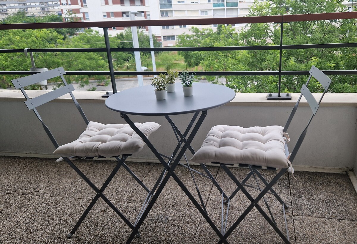 Proche métro - Appartement 2 pièces avec balcon