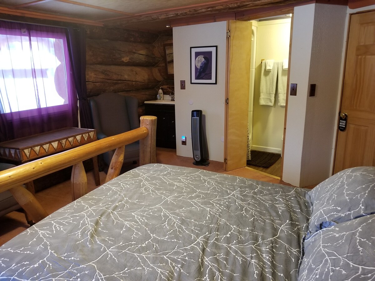 Northern Sky Lodge - Raven Room