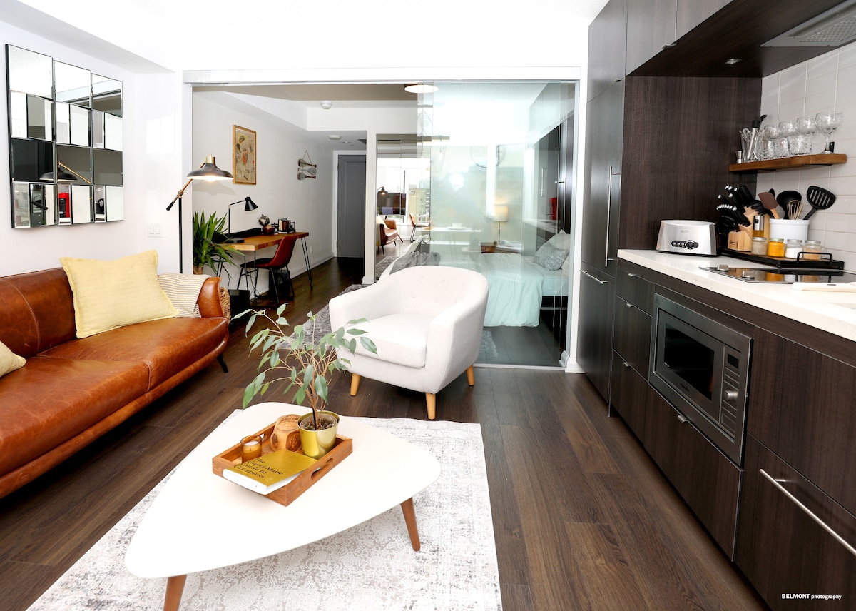 Luxury Living in Yorkville: Toronto condominium