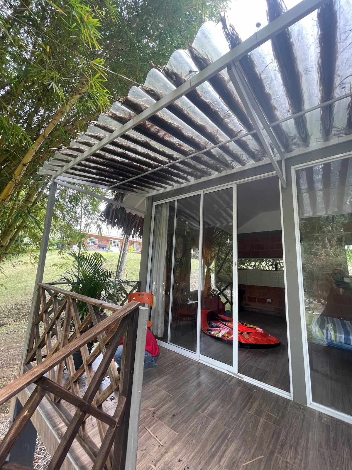 Hermoso chalet con río privado