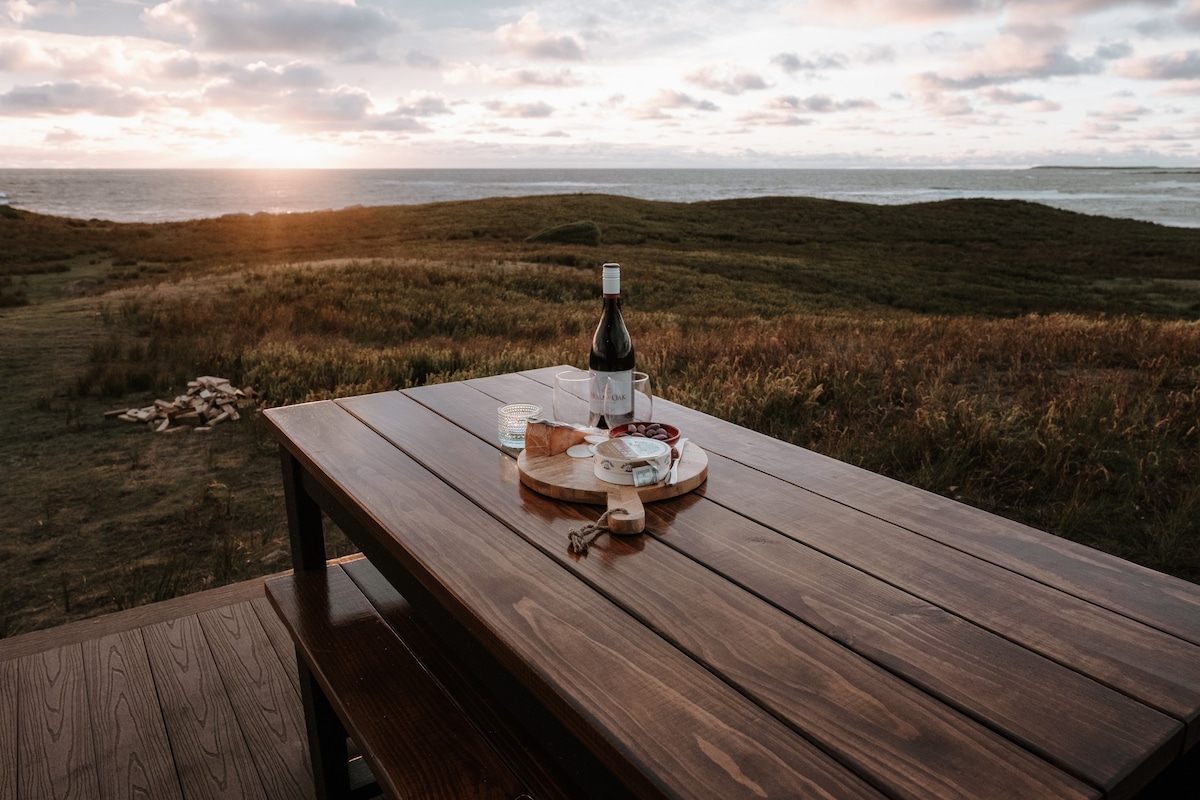 Red Rock Hut, King Island