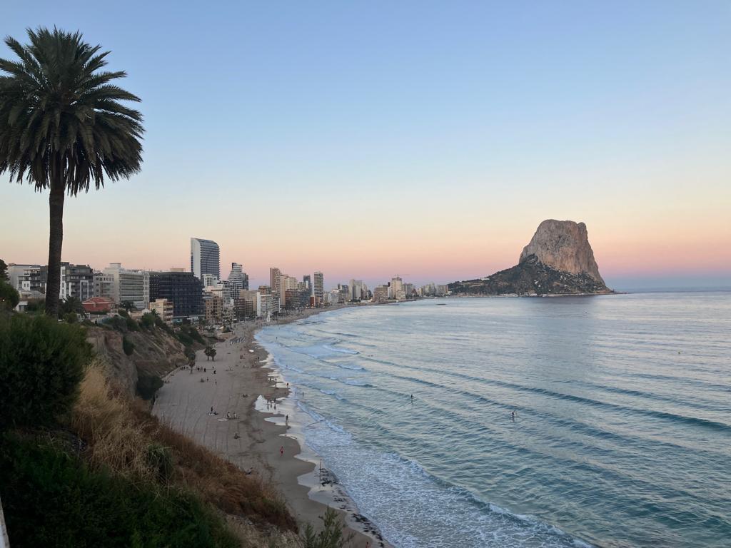 Apartamento con vistas al mar y peñón de Ifach