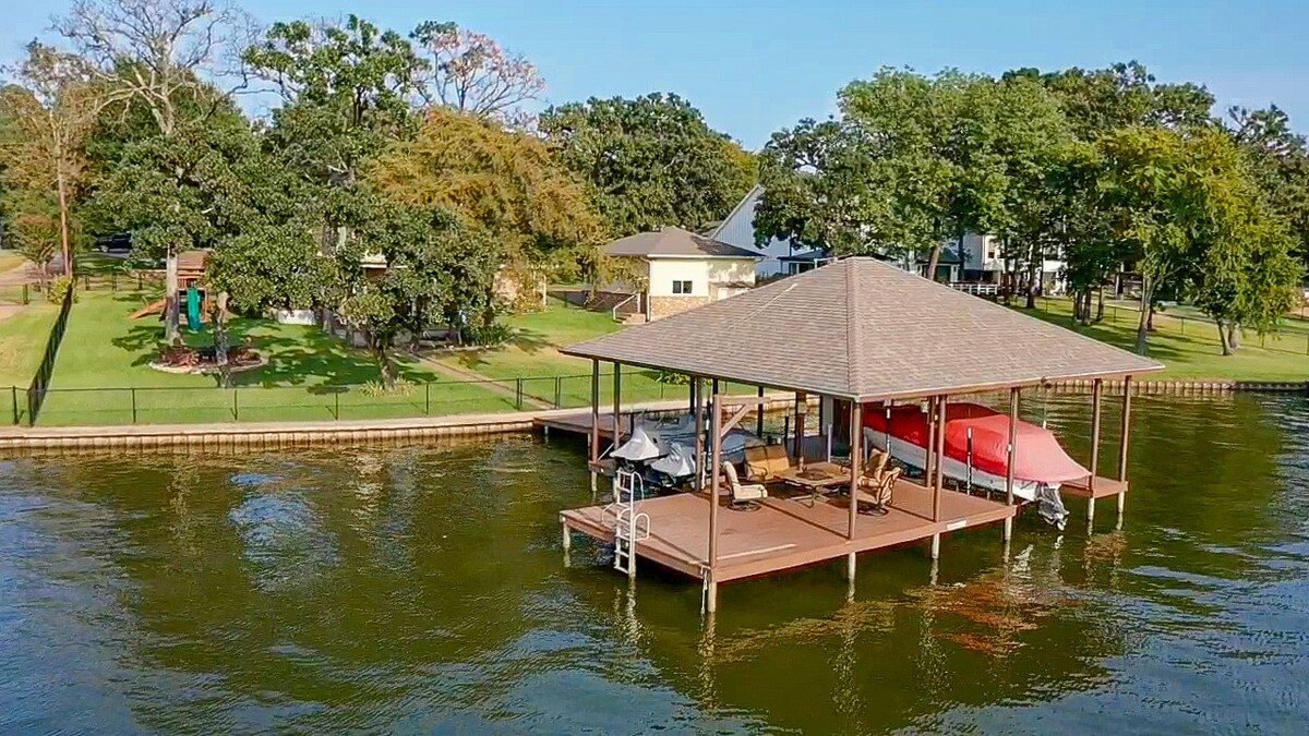 Family Friendly Lake Cedar Creek Lake