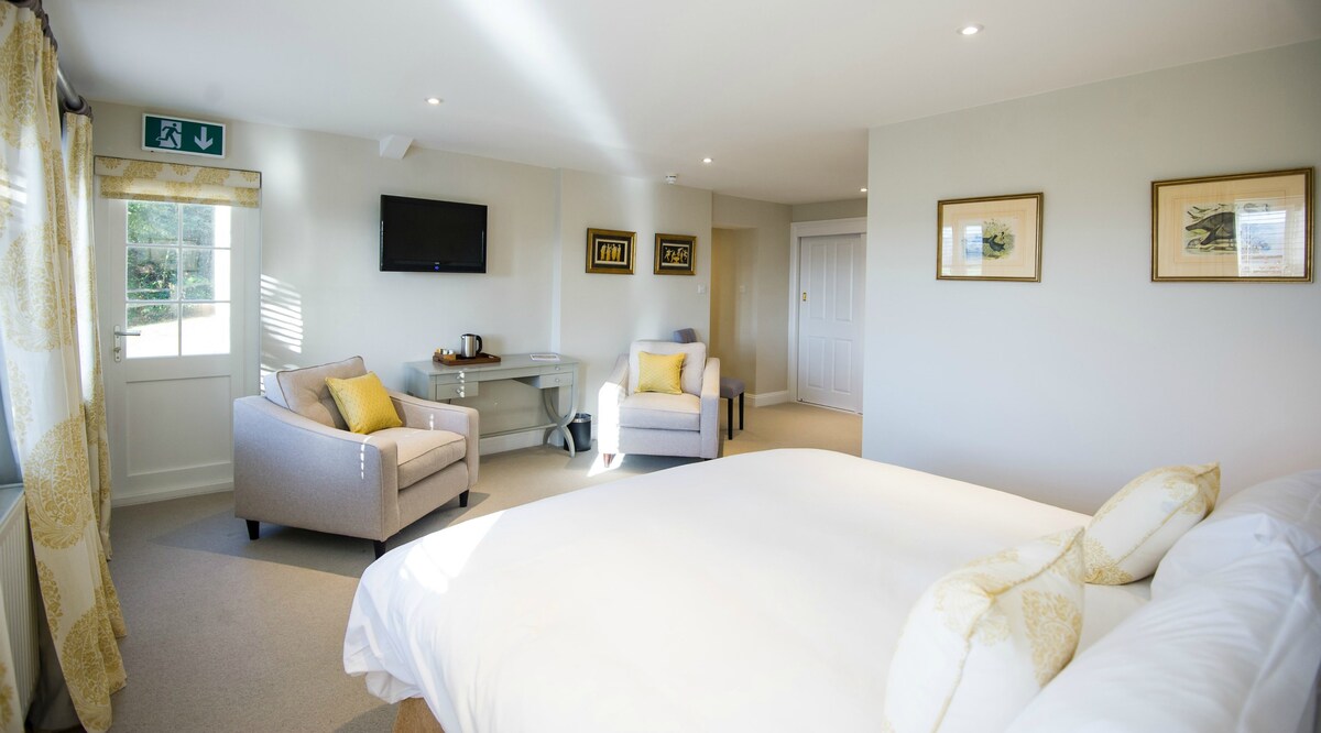 Cowdray Suite, The Lodge