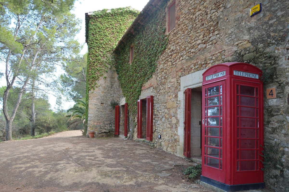 Torre Bertrana, Masía histórica entre viñas