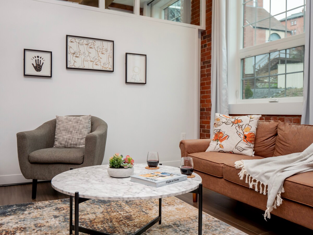 Jennifer’s Vibrant Historic Brick Loft | Parking