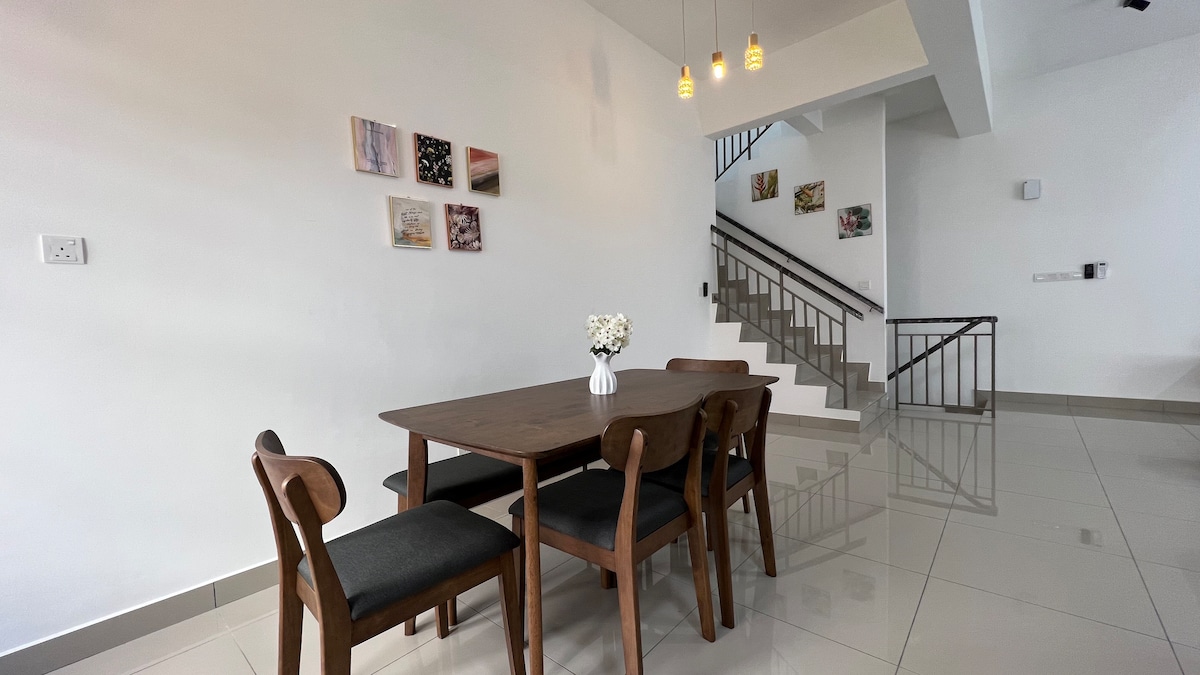 Comfy Modern Settings Bandar Puteri Bangi, Kajang