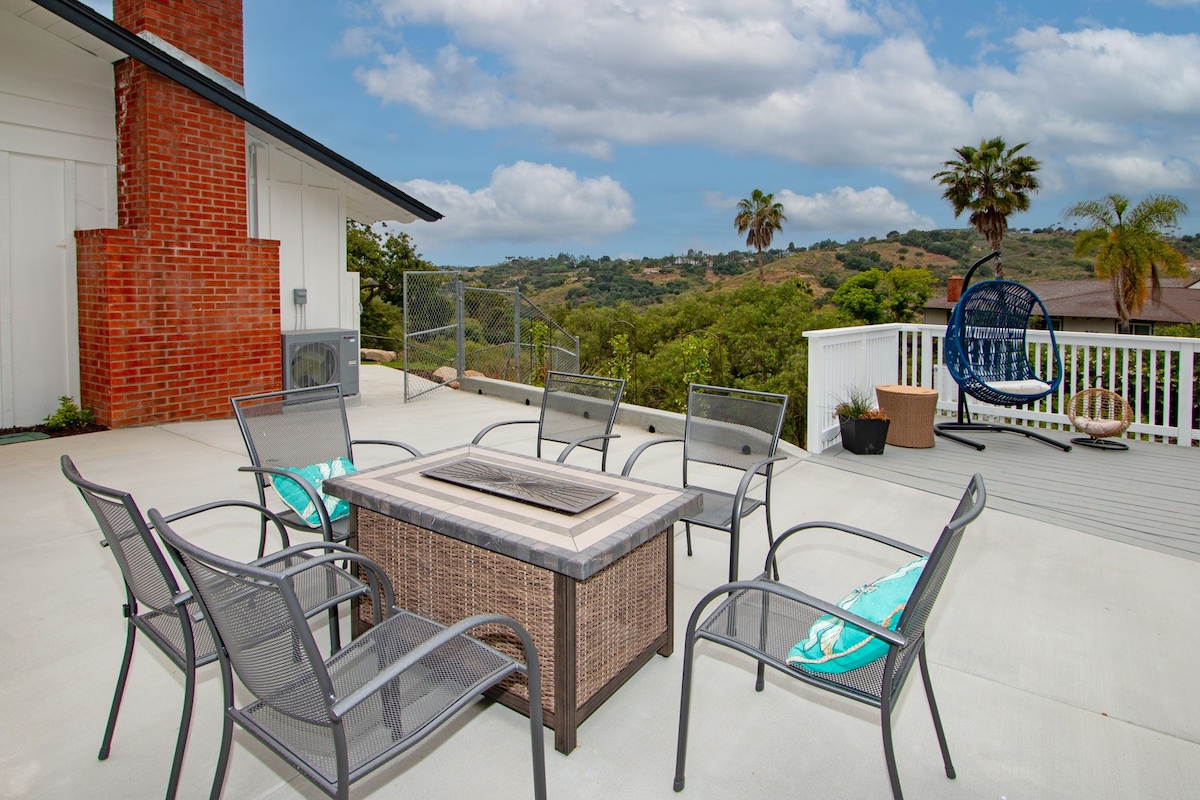 Fallbrook's Finest Hideaway House - Pool, Game Rm