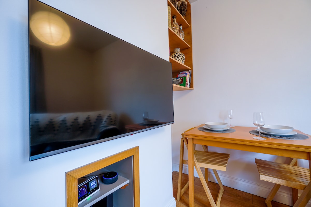 Luxury modern flat ‡ close to city ‡ free parking