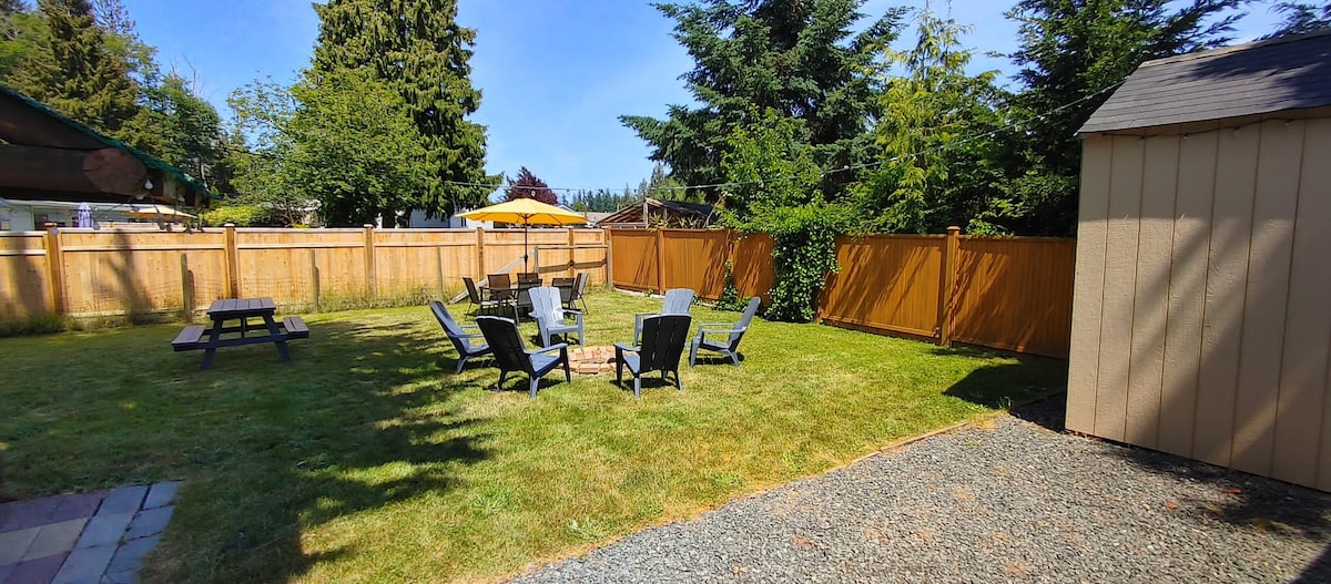 Parksville Oasis W/ AC & large fully fenced yard