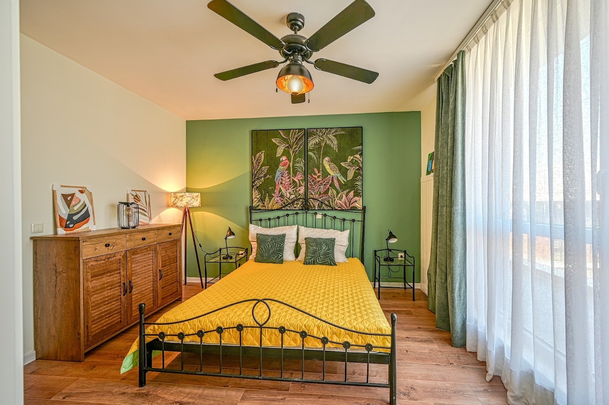 Tropicana Penthouse – 1 Bedroom