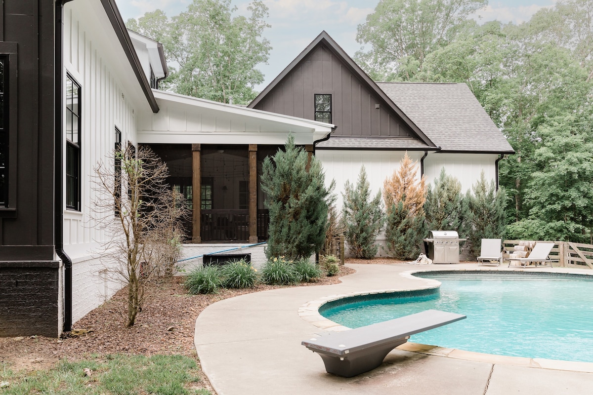 Stunning Estate Leiper's Fork Pool, Hot Tub, Sauna