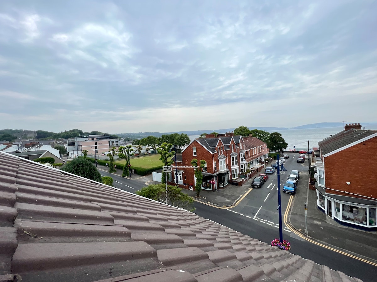 Home in the Heart of Mumbles - Sea Views!