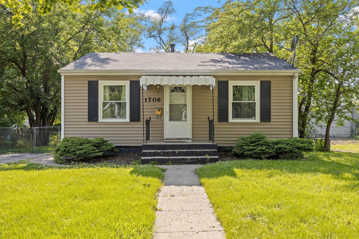 Cozy Bungalow Central Des Moines