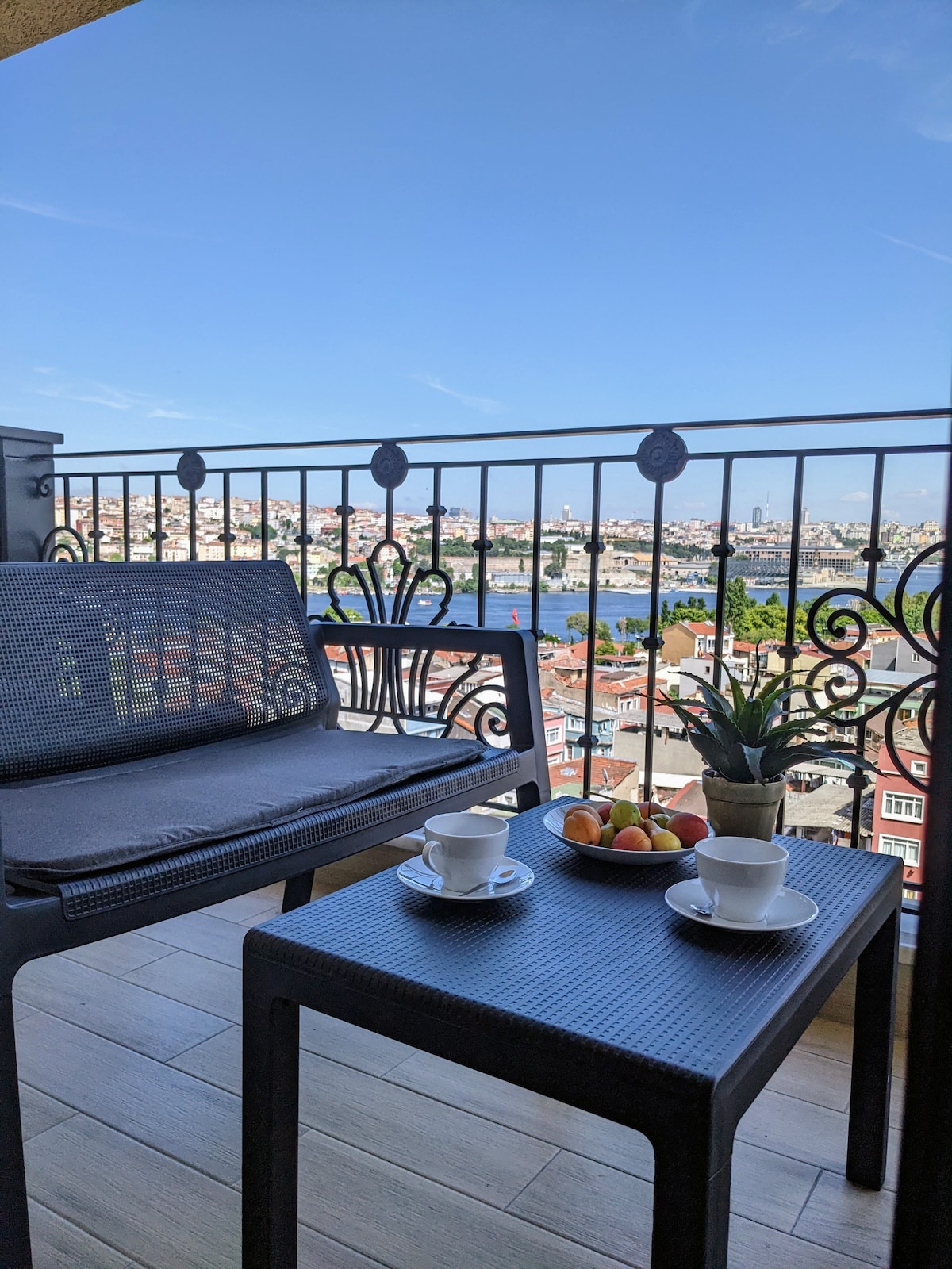 New: Charming Flat with Golden Horn View