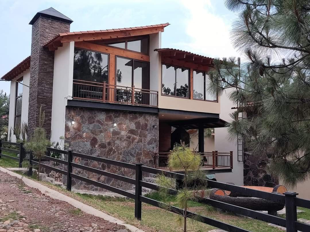 Cabaña familiar con área infantil y mesa de billar