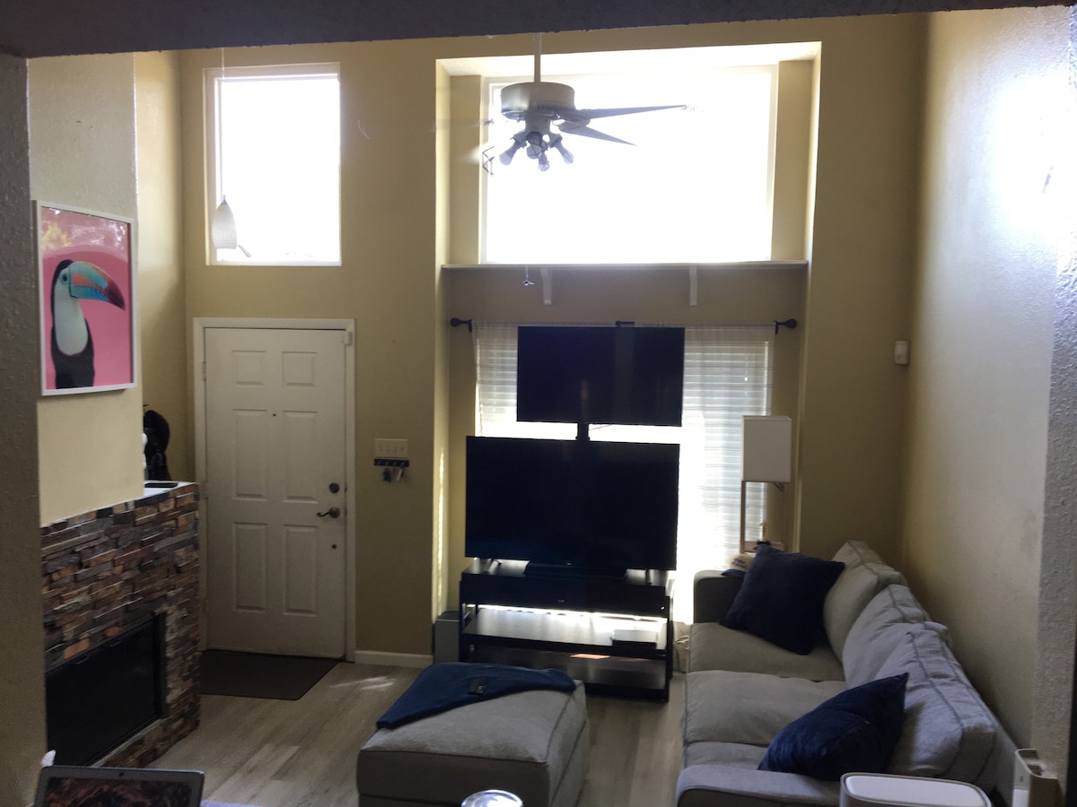 1 bed condo in north Austin