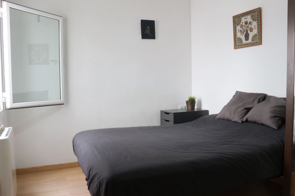 Modern Cozy Room near Camp Nou