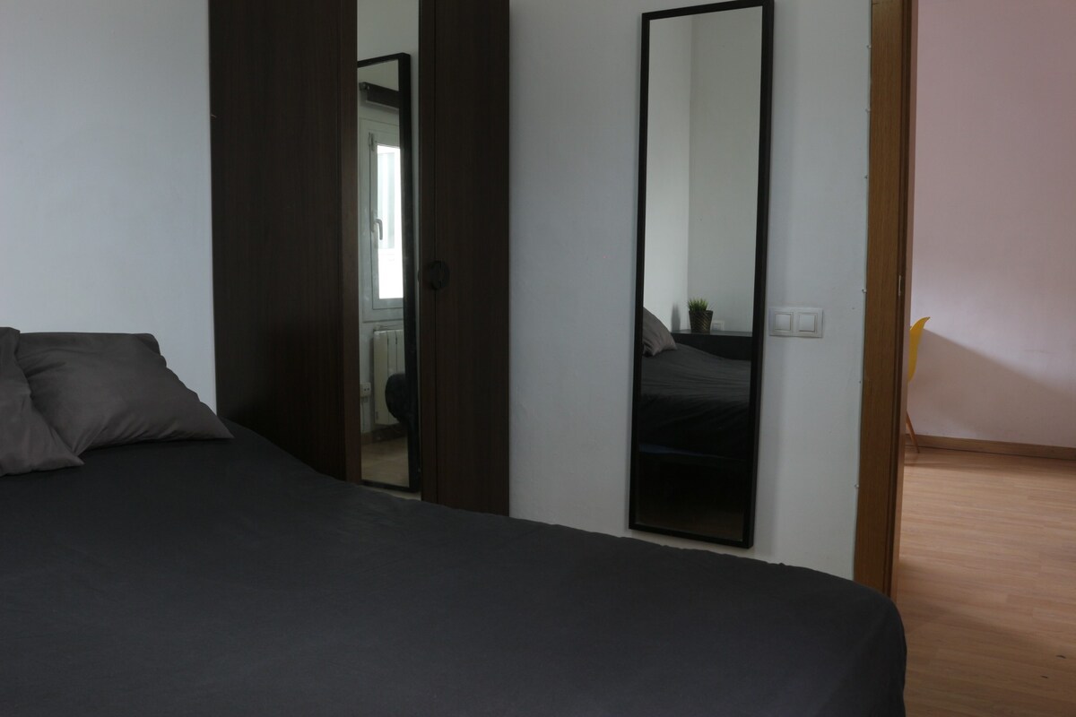 Modern Cozy Room near Camp Nou