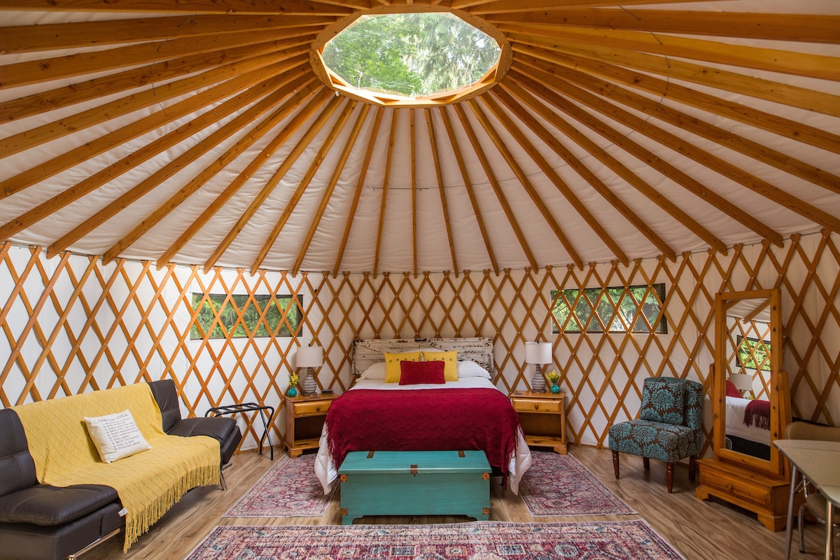 Granite Falls Cozy Woodriver Secluded Yurt