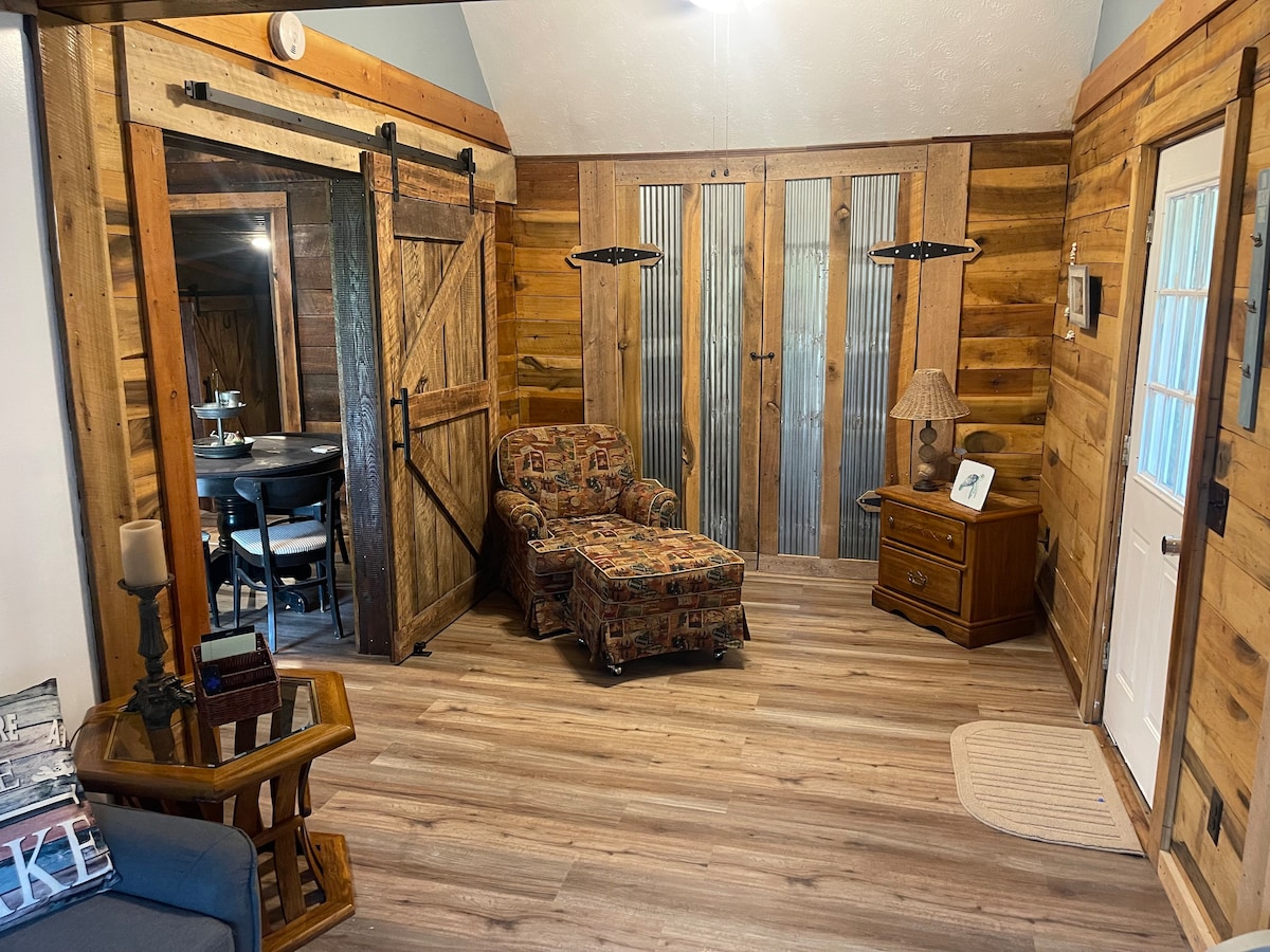 Rustic, Remodeled Cabin!