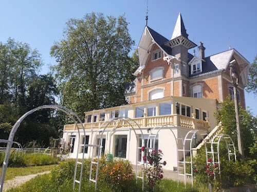 Chambre bleuet dans manoir avec parc près de Sens