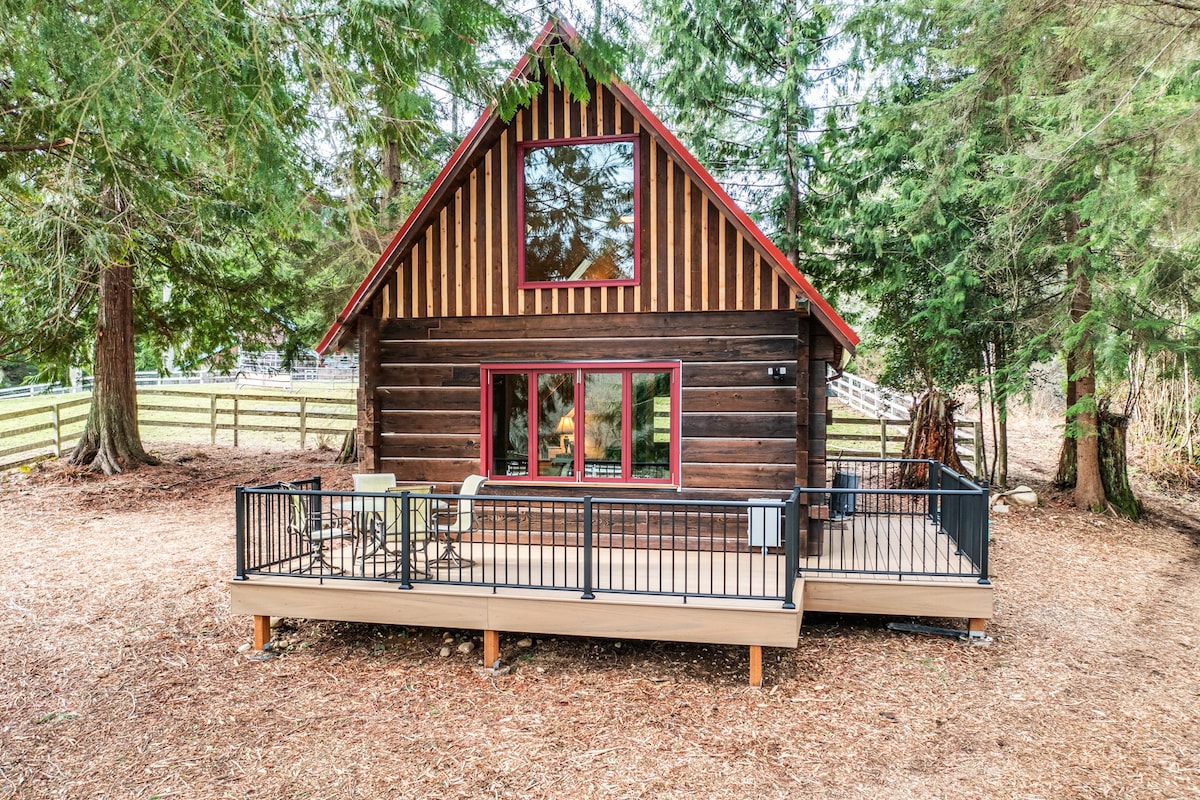 Rocking V Horse Cabin at Valentine Farms