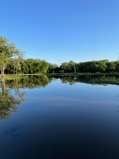 Beautiful private home with lake